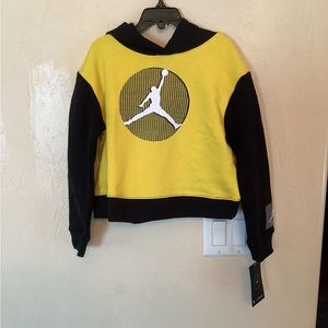 Boys size 6X for 6-7 yrs Jordan hoodie